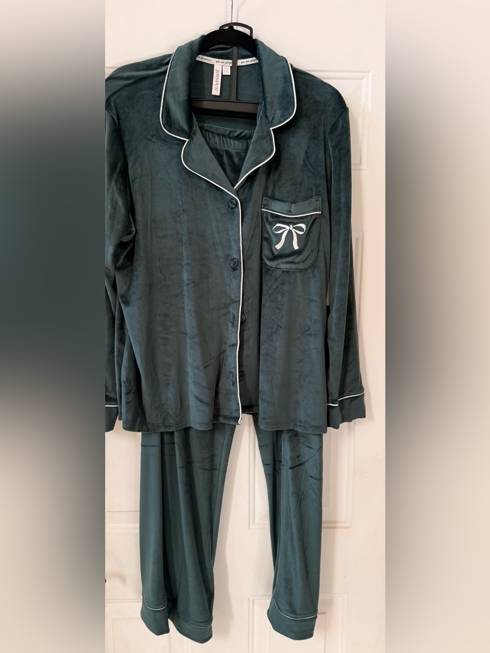 Avidlove 2-Piece Pajama Set (button-up long sleeve top + pants) New Without Tags